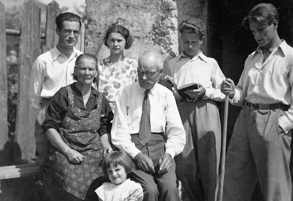 Biographical archive - 1904